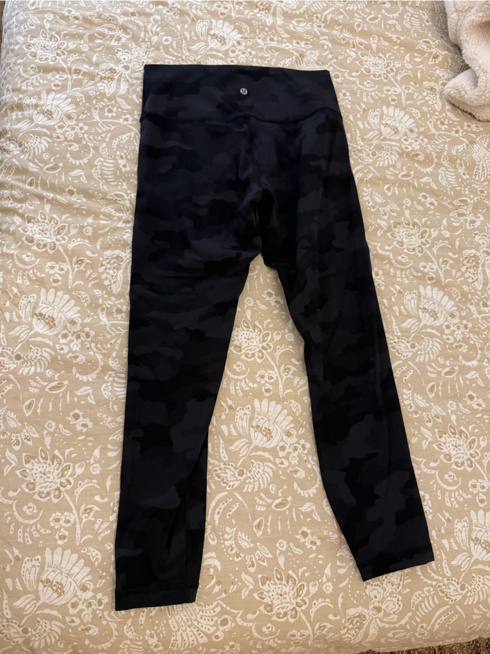 lululemon athletica Men's Black Camo Joggers